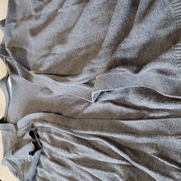 Old Navy women's short sleeve open front cardigan.  Size medium. - Picture 9 of 9